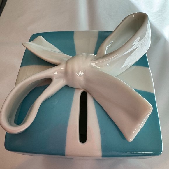 Tiffany & Co Signature Bow Box Bank w/Gift Box & Ribbon - Picture 8 of 11